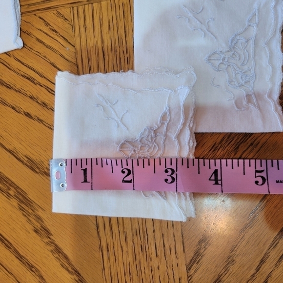 Bundle of Miscellaneous Handmade Embroidered Hankies/Napkins - Picture 5 of 6